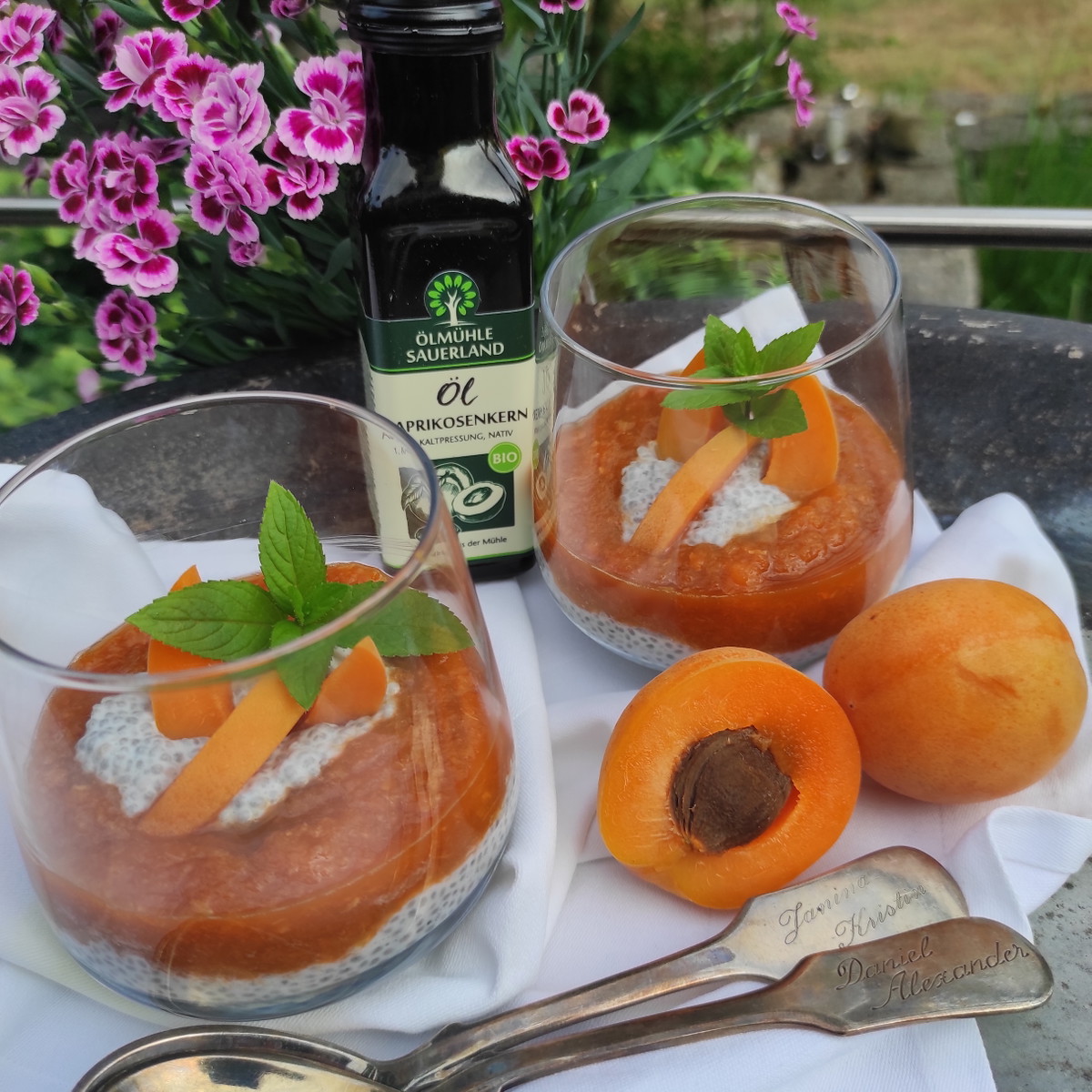 Chia Pudding mit Aprikosen-Ingwer-Püree