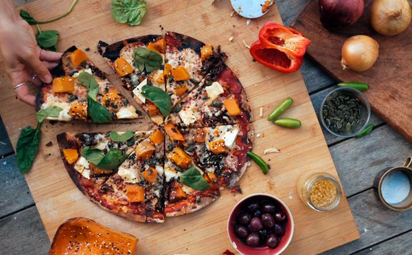 Pizza de calabaza asada y queso
