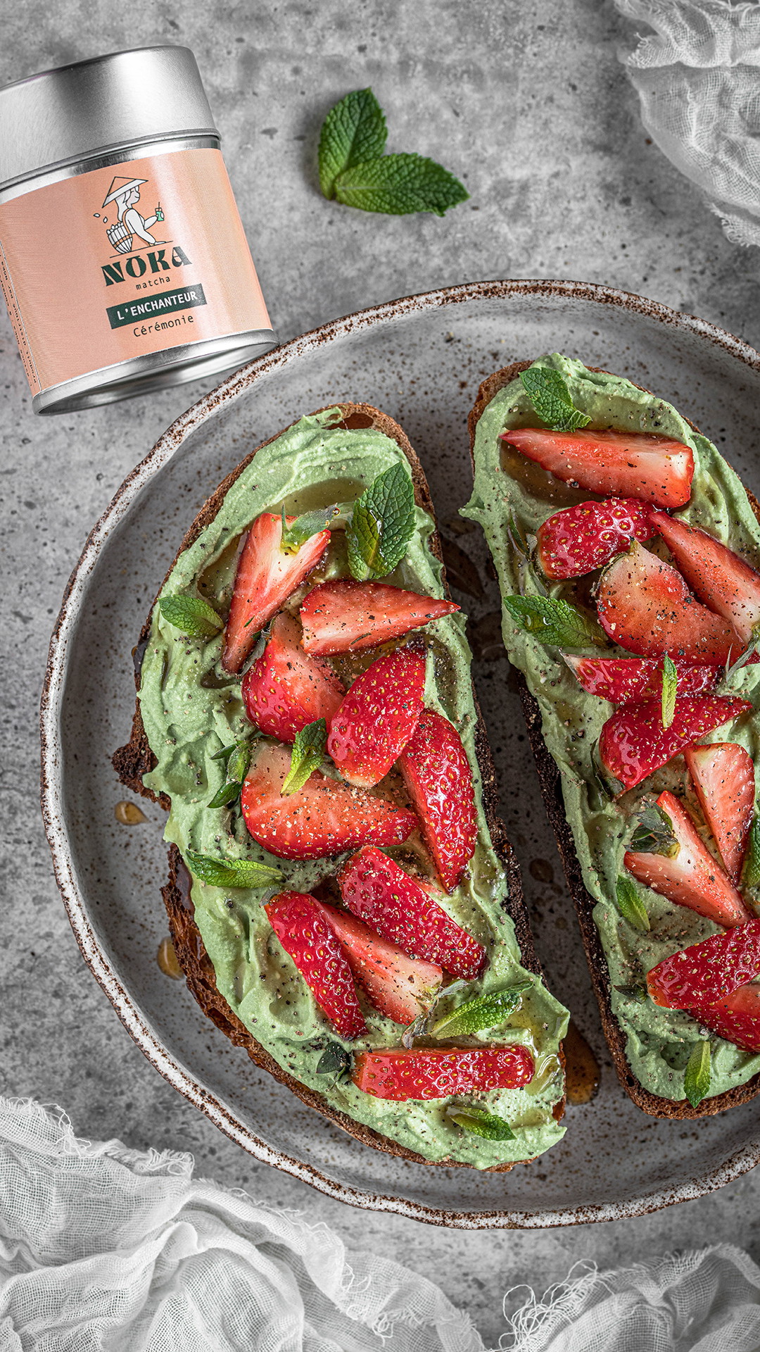 Toast Matcha cream cheese & fraises