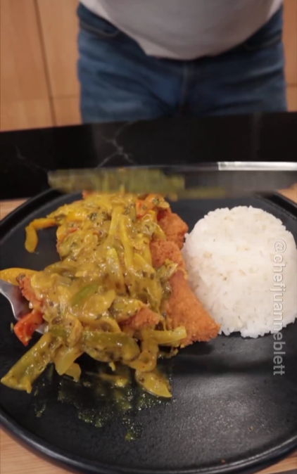 Image of Pechuga de Pollo Escabeche: Una Explosión de Sabor y Pasión