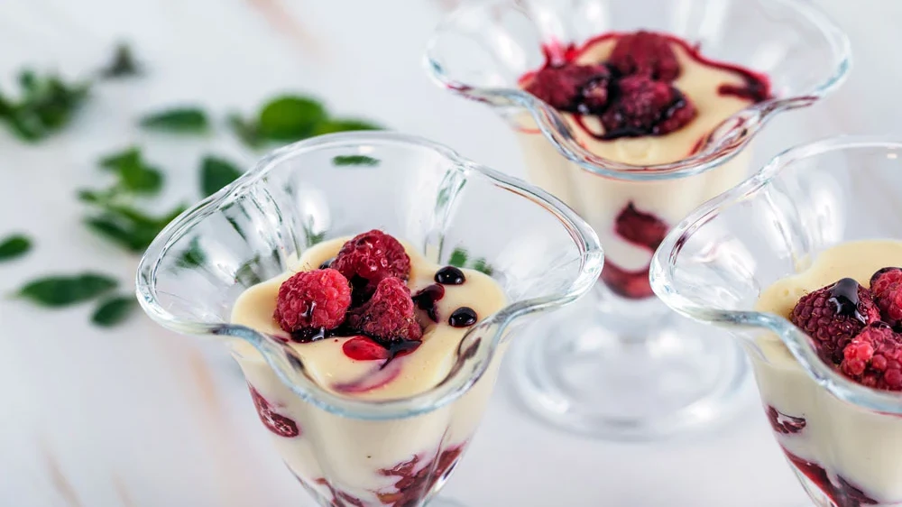 Image of Vasos de Crema de Vainilla con frutos rojos