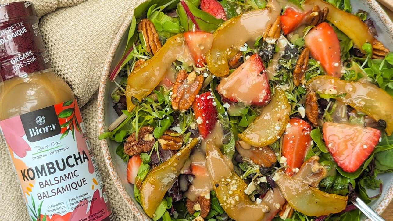 Image of Recette de Salade de Fraises et Poires avec Vinaigrette Balsamique