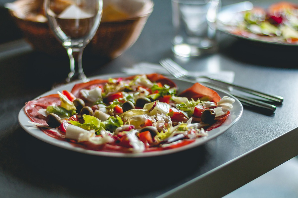 Mediterranean Taverna Salad