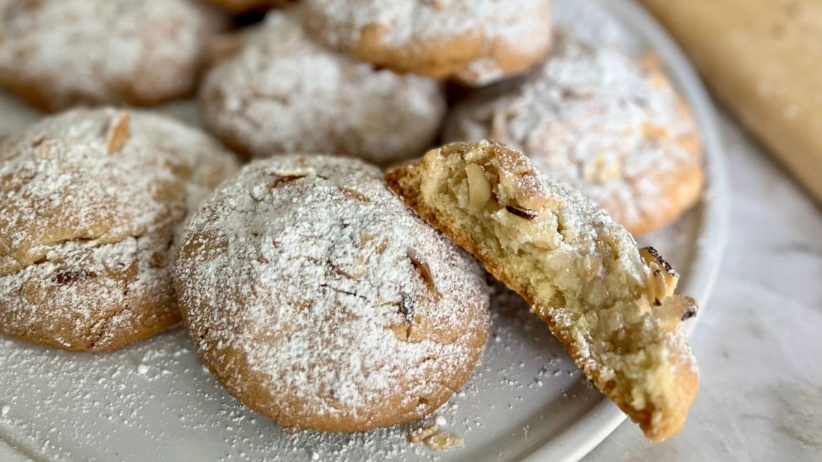 Image of Almond Croissant Cookies