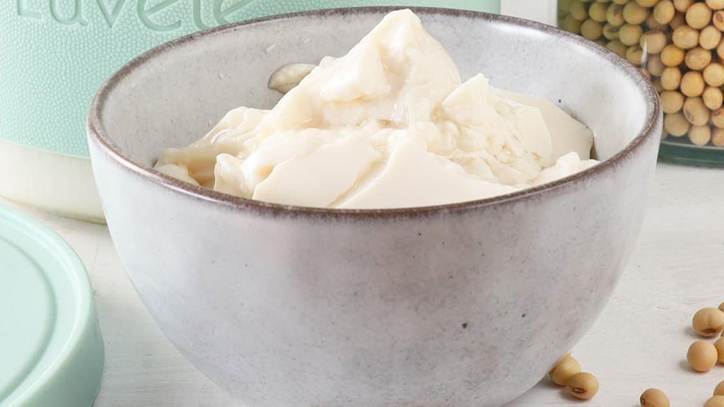 Image of Homemade soy milk yogurt without added thickener