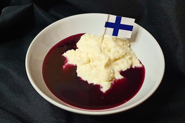 Finnish Semolina Porridge and Blueberry Soup (Mannapuuro ja mustikkakeitto) recipe