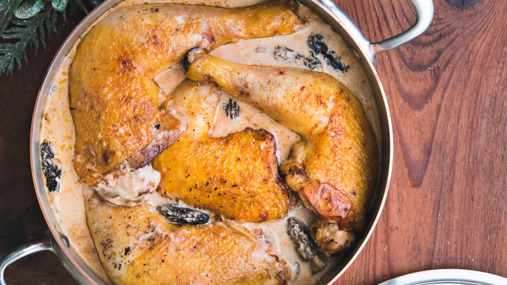 Image of Pollo al vino con morillas