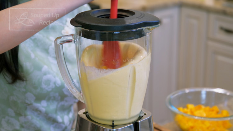 Image of Use the on-and-off mold to blend until smooth. You may need a spatula to help the blender a little bit. Please be careful and don't stick the spatula too deep.