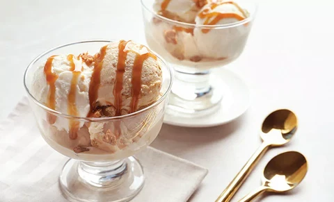 Katalanisches Creme-Eis mit Karamell