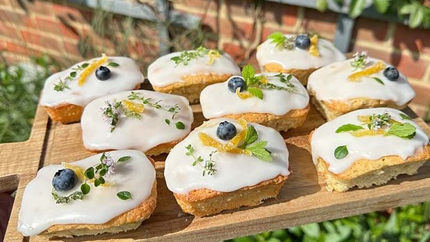 Image of Mini Lemon and Thyme Loaf Cakes 