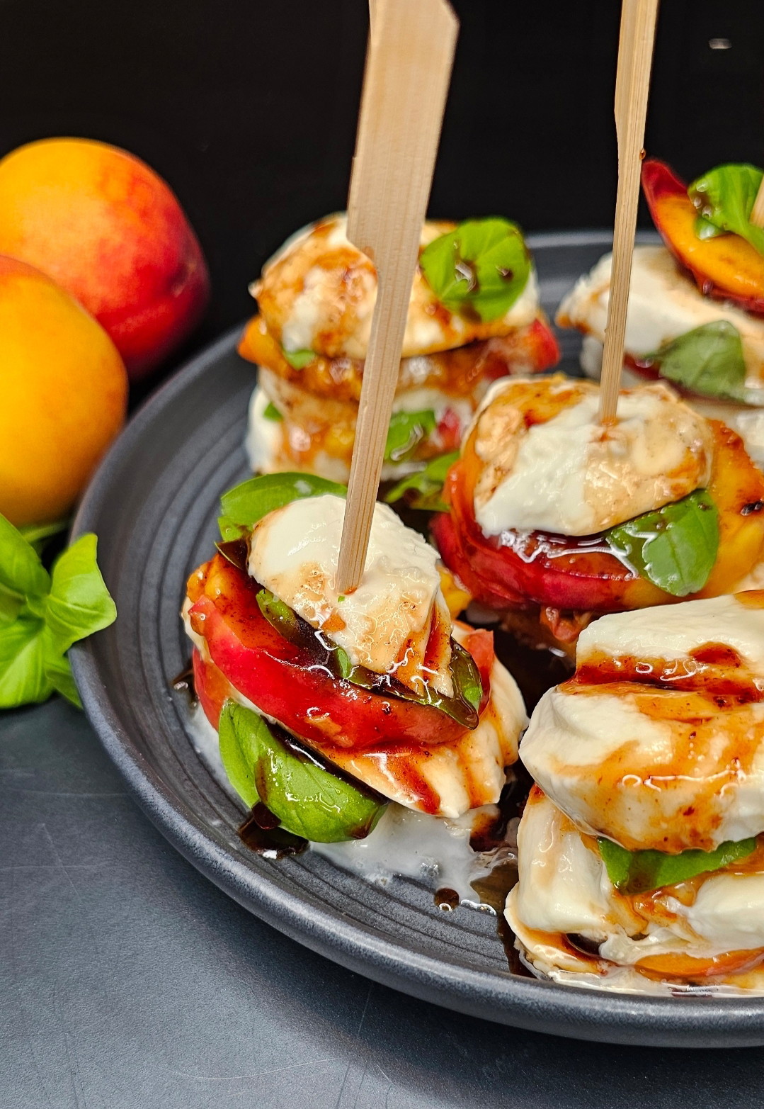 Außergewöhnliche Pfirsich-Caprese 