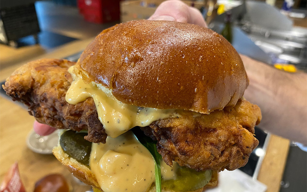 Knusprigster Crispy Chicken Burger