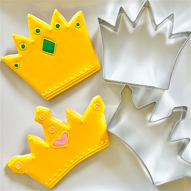 Image of Simple Royal Icing made with Egg White Powder 