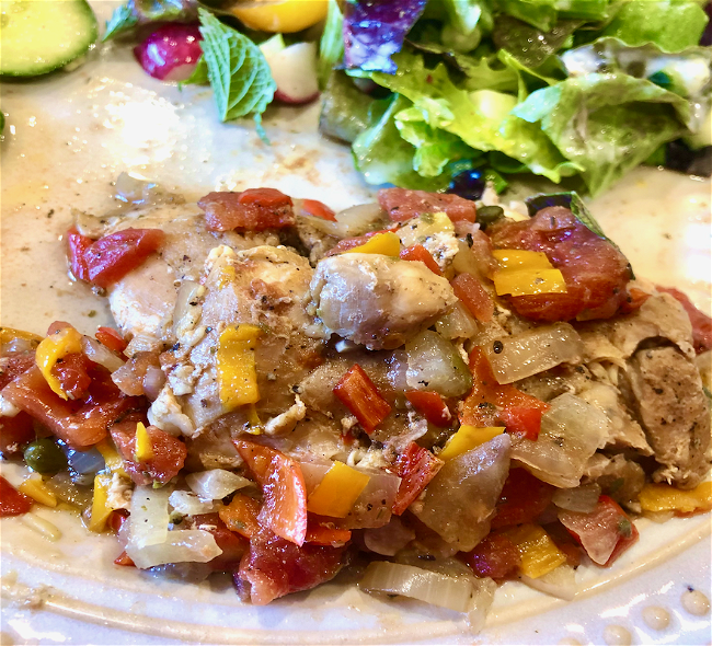 Image of Herbie Slow Cooker Chicken with Tomatoes, Peppers, and Capers
