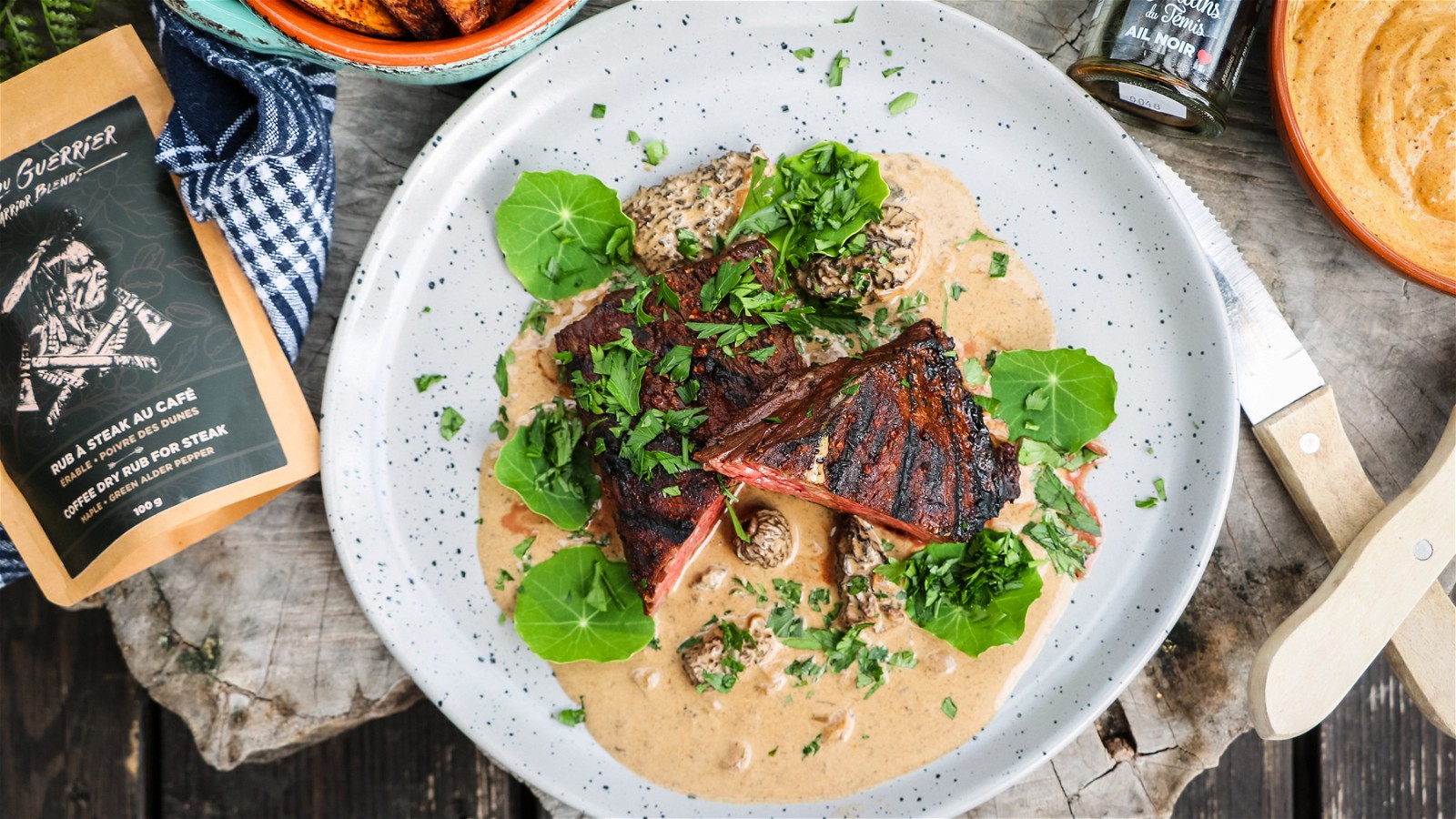 Image of Bavette au café et sauce à l'ail noir et morilles