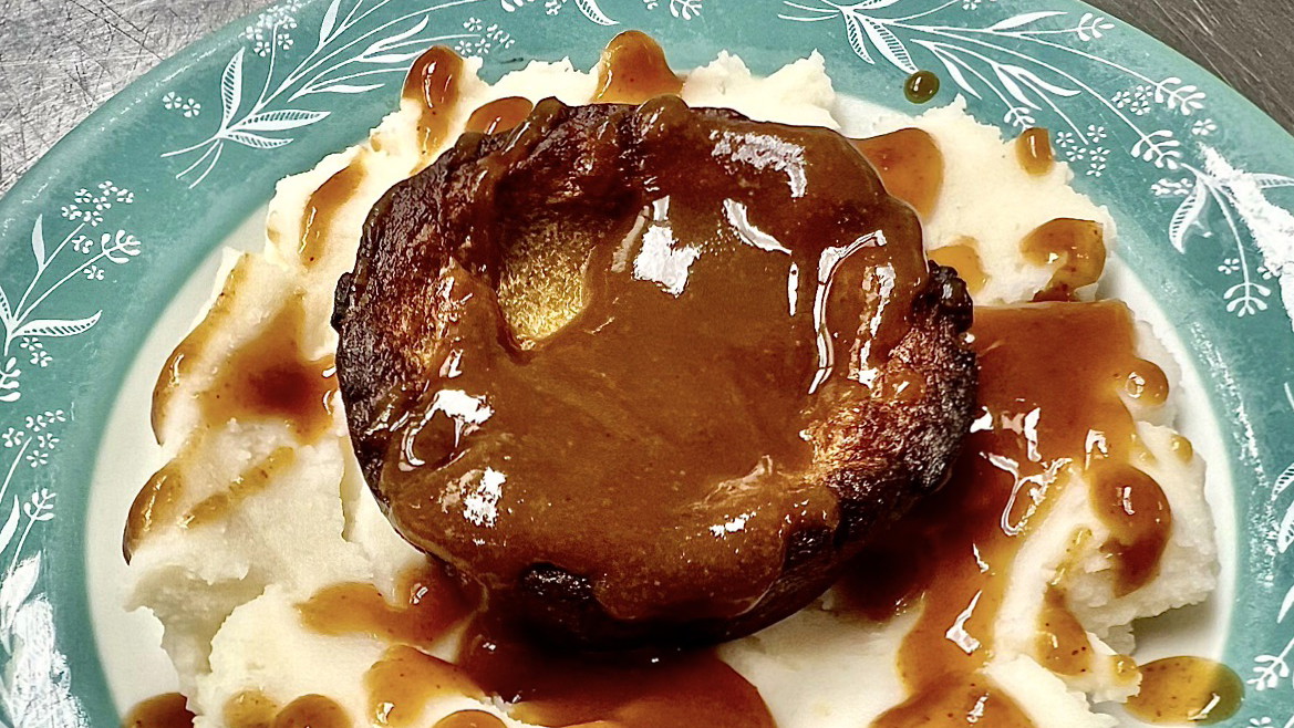 Plated ‘Ulu Yorkshire Pudding