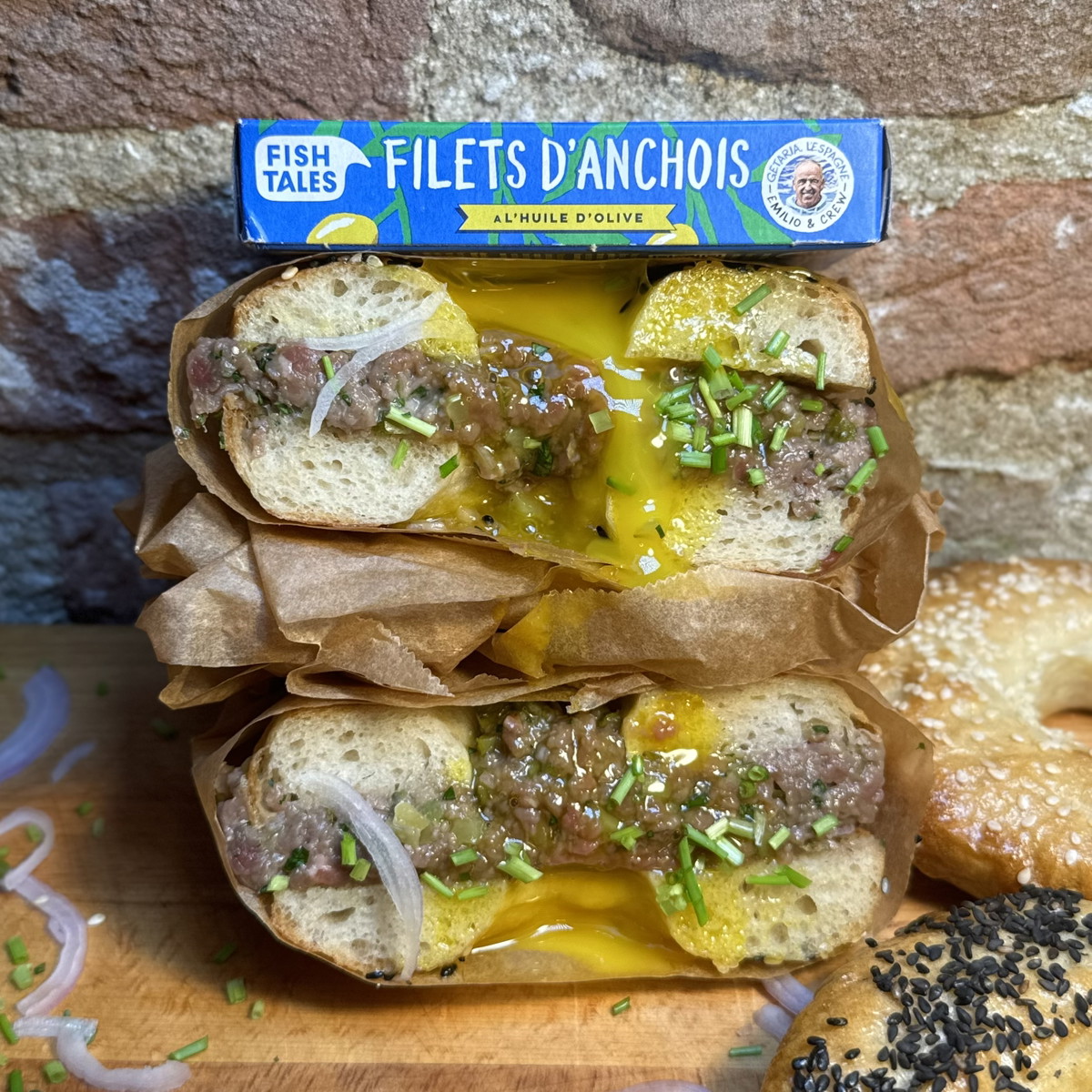 Steak tartare bagel