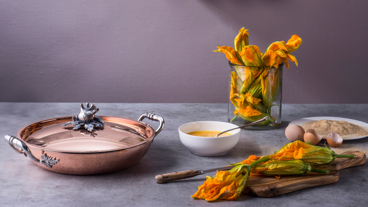 Fried squash blossoms (Fiori di zucca fritti)