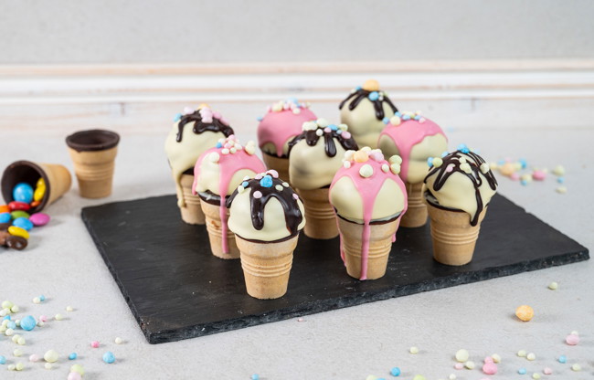 Image of Buntes Cake-Pop-Eis