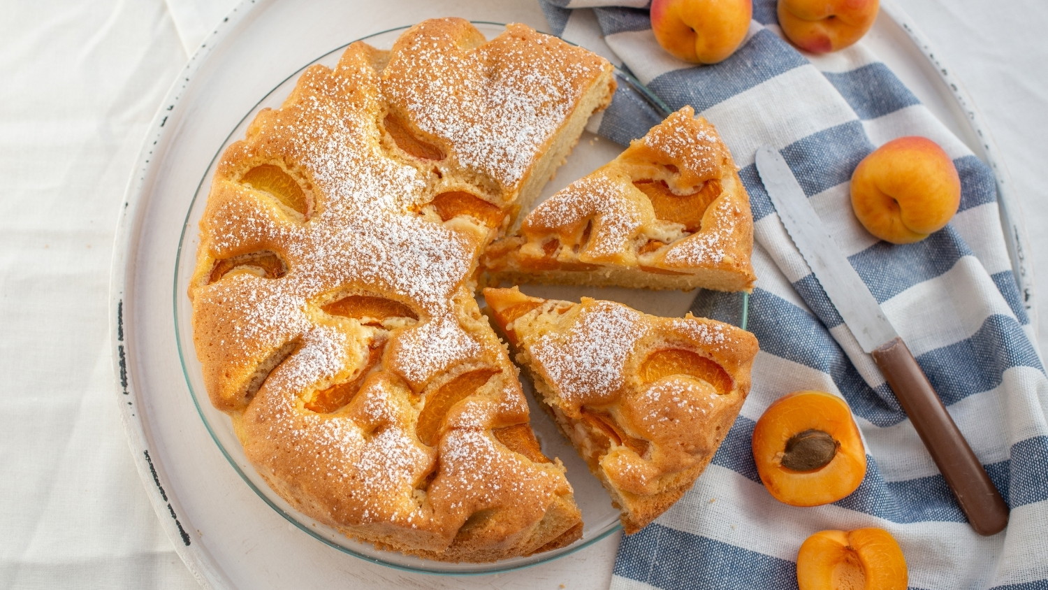 Image of juicy apricot sheet cake 