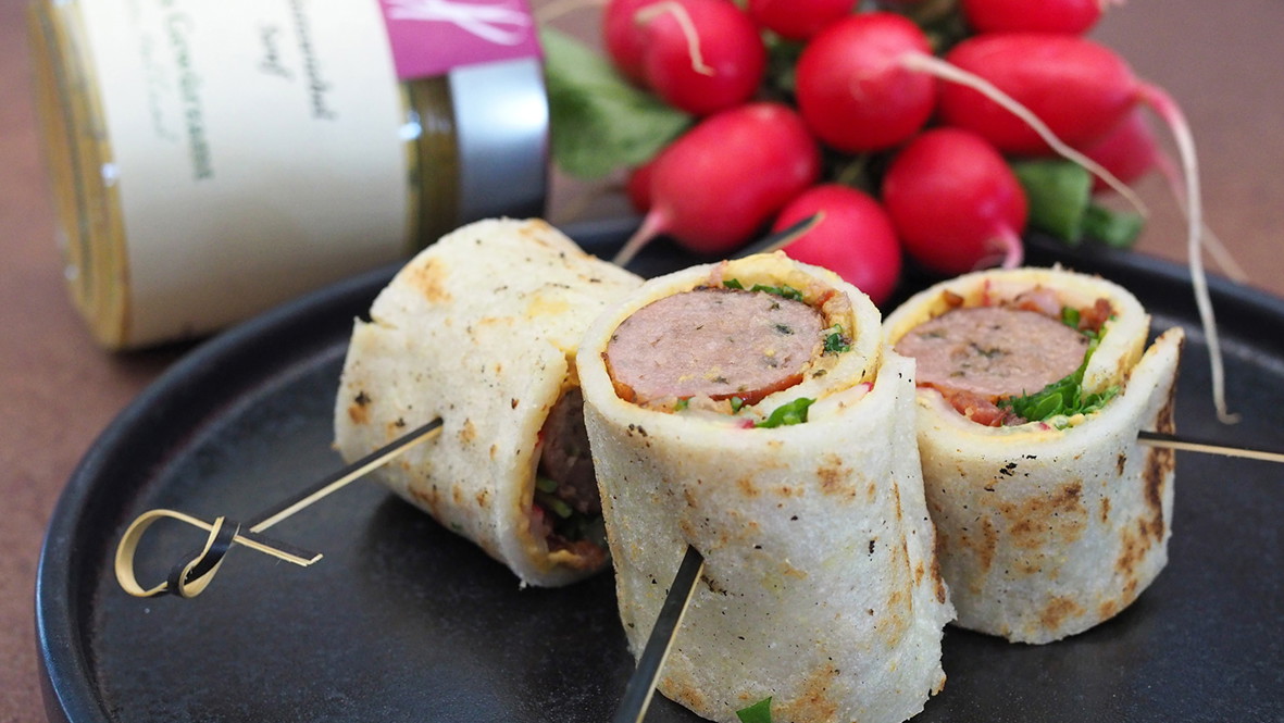 Image of Fränkischer Bratwurst-Wrap mit Röstzwiebel-Senf