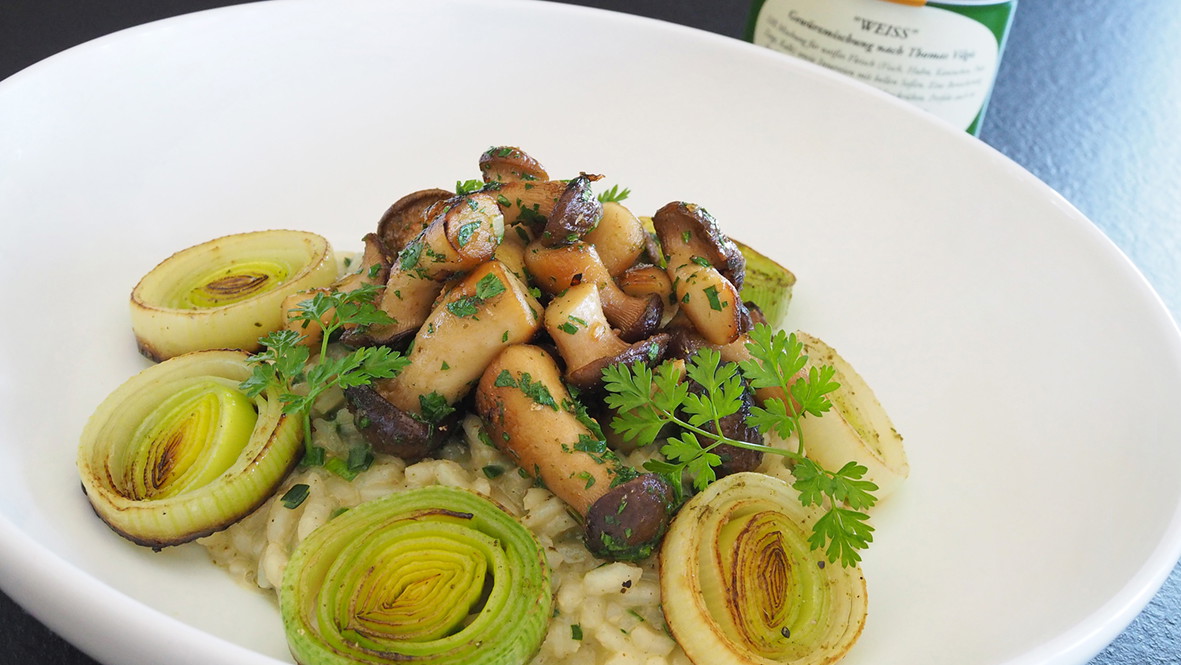 Image of Risotto mit Vilgis Weiss, Lauch und Kräutersaitlingen