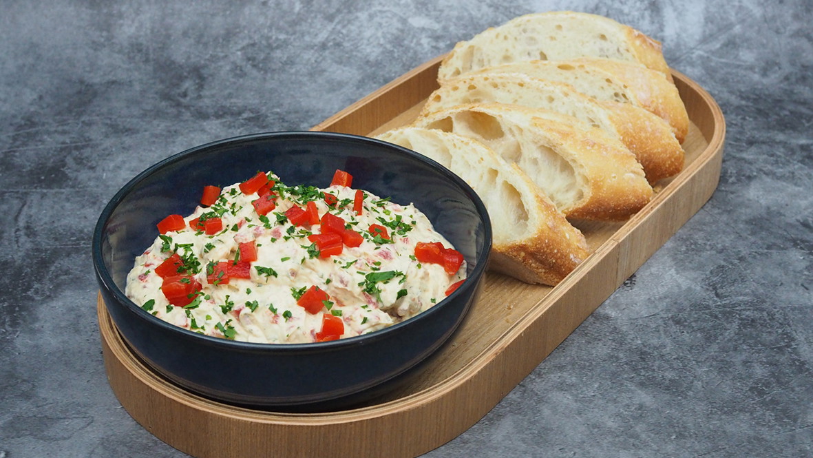 Image of Frischkäsedip mit Gyros Gewürz und gegrillter Paprika