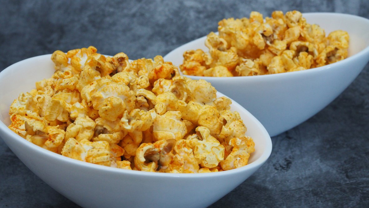 Image of Popcorn mit rauchigem Chilisalz und Butter