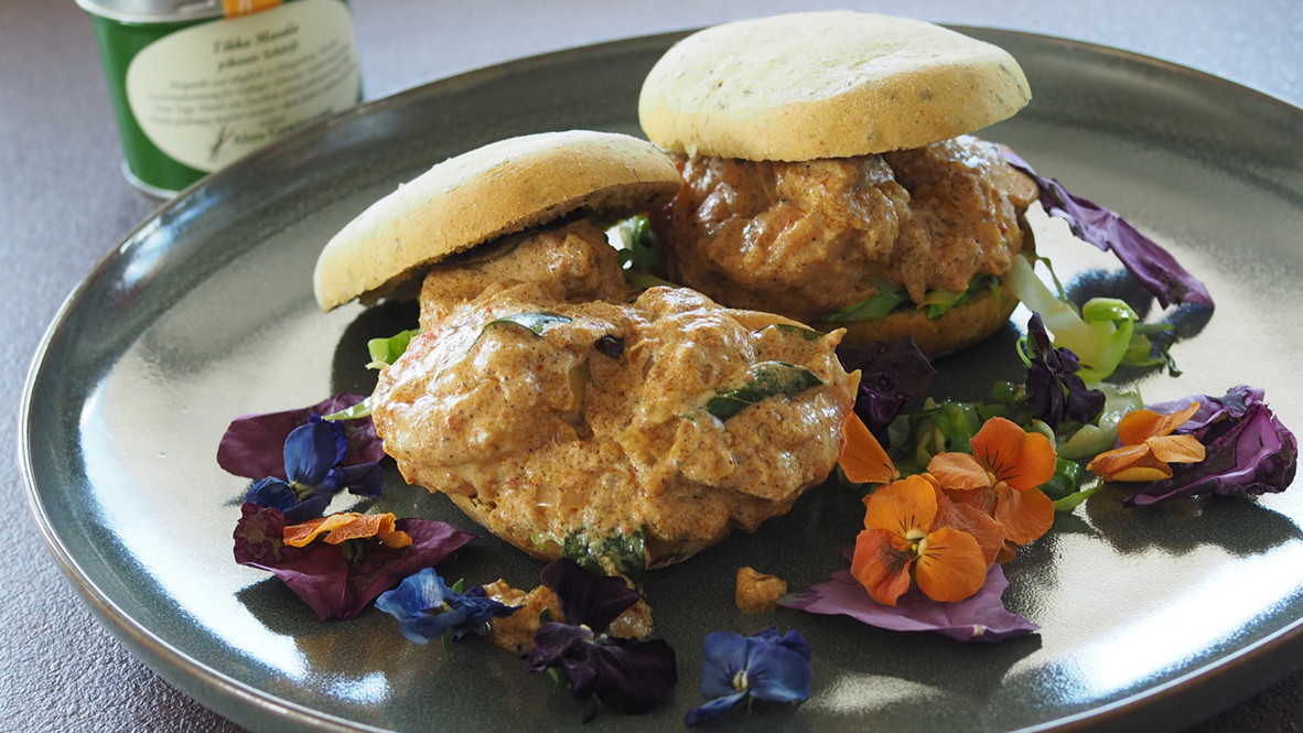 Image of Curry-Brötchen mit Garnelen und Spitzkohl mit Curry Anapurna, Tikka Masala & Panch Phoron