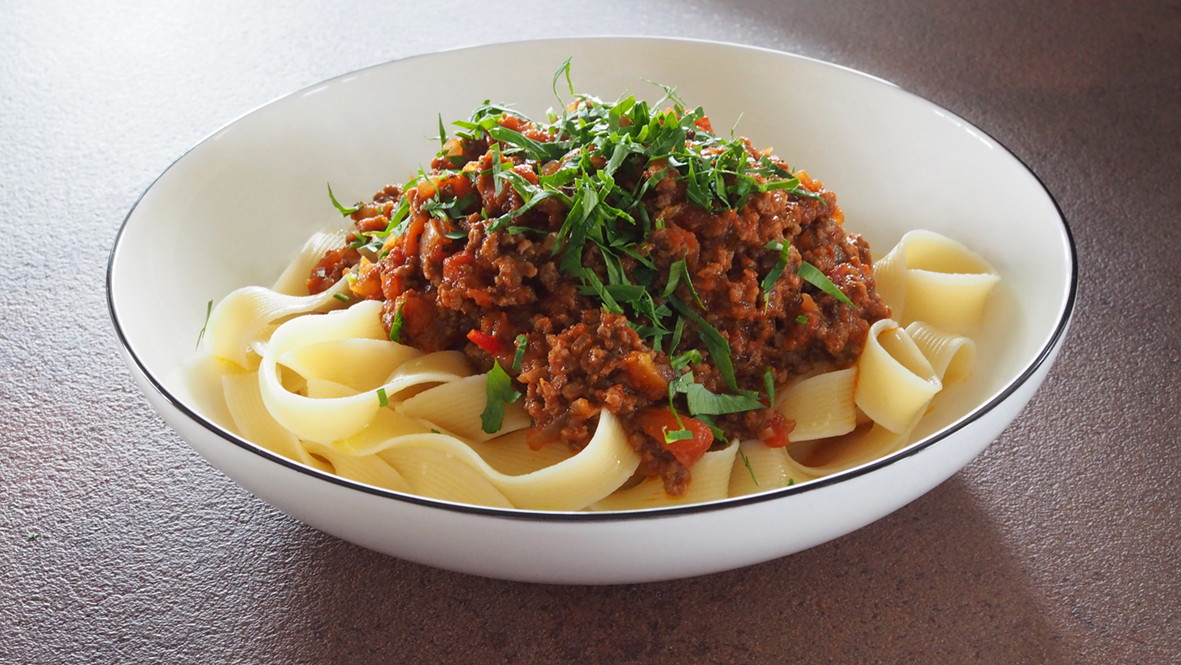 Image of Pasta Bolognese mit Würzpaste Tomate