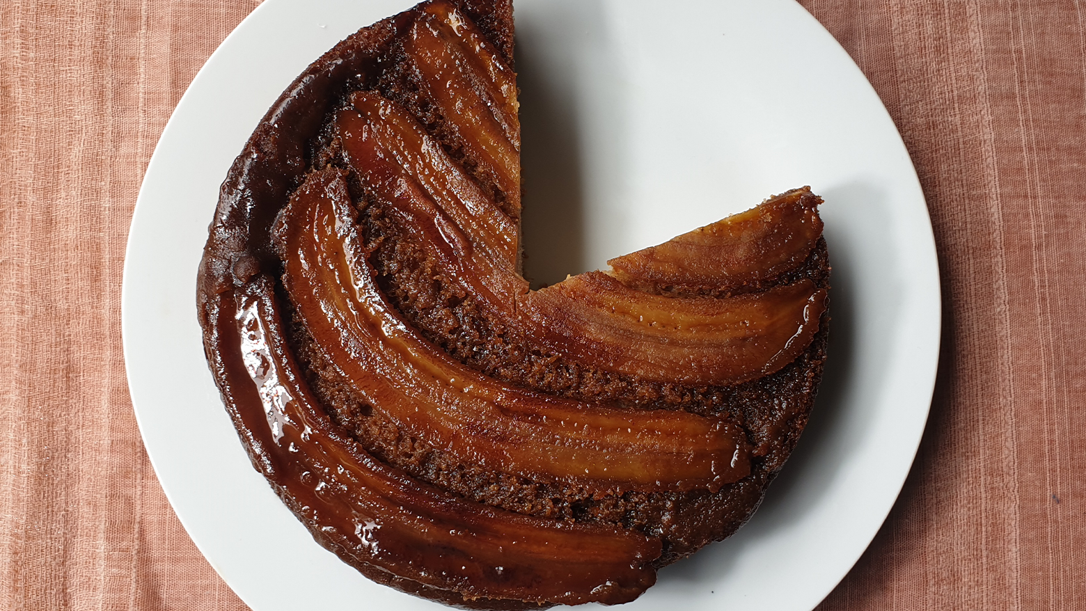 Salted Caramel Roast Banana Cake-image
