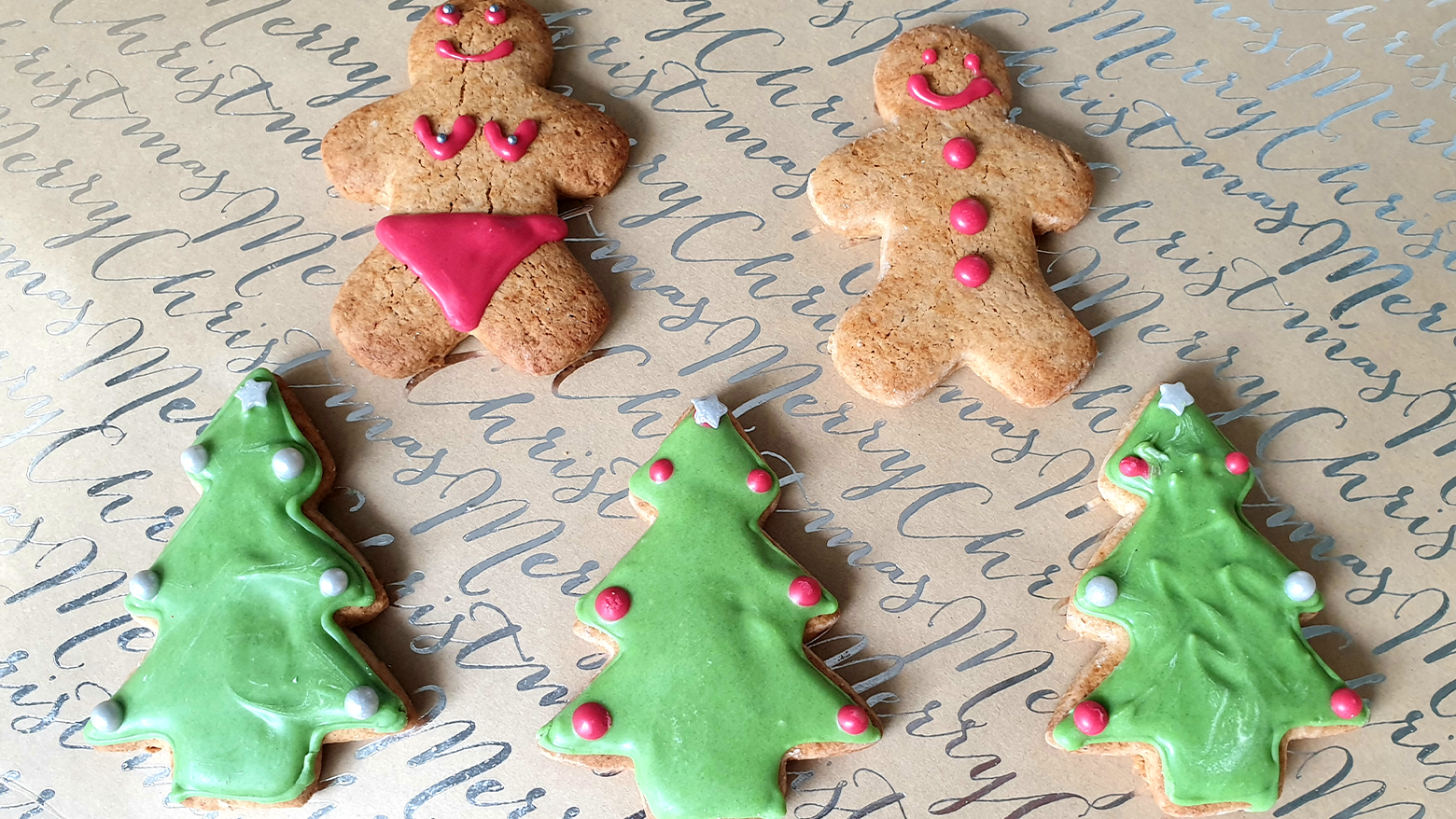 Image of Festive Gingerbread Cookies with Fresh Ginger