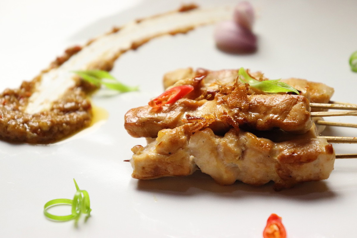 Chicken Satay Skewers with Peanut Sauce