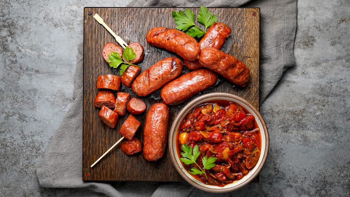 Smoked Hot Sausage Links with Tomato and Red Pepper Jam