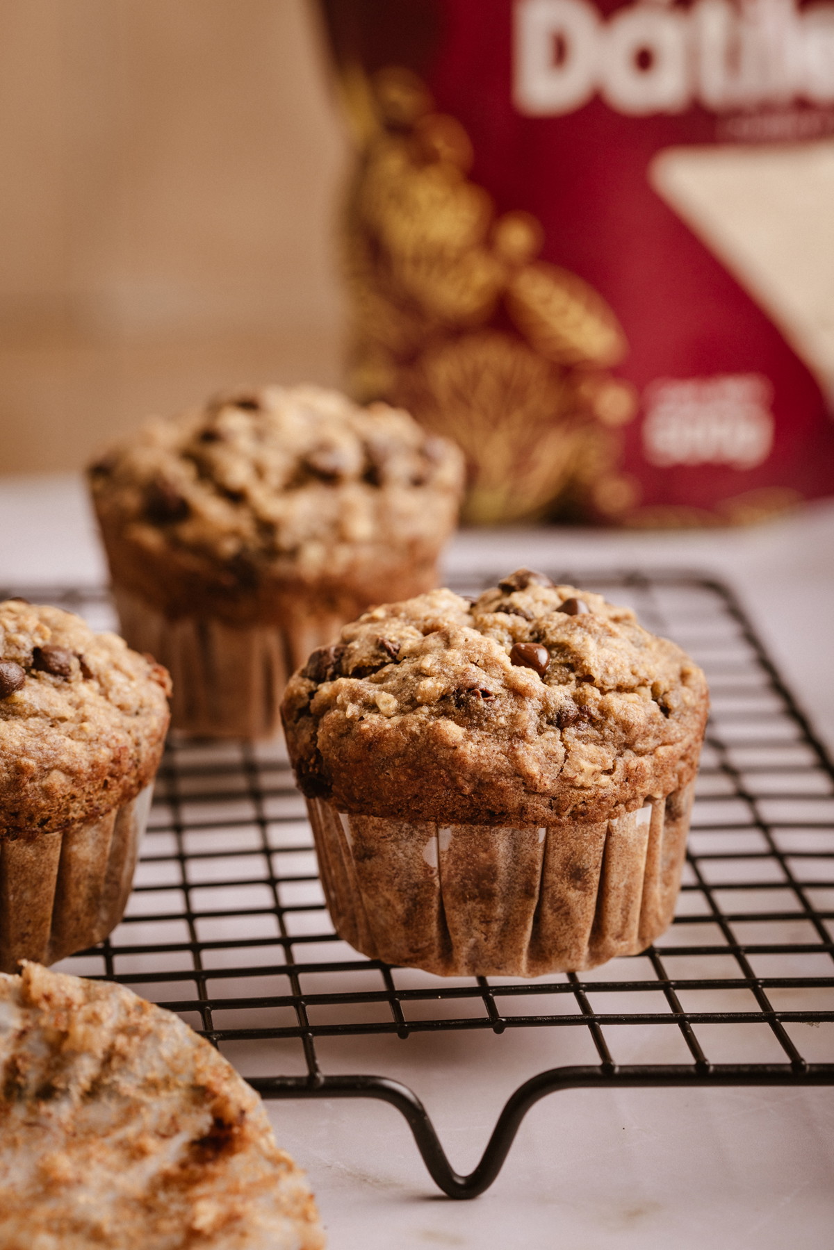 Muffins veganos de plátano y chips de chocolate   