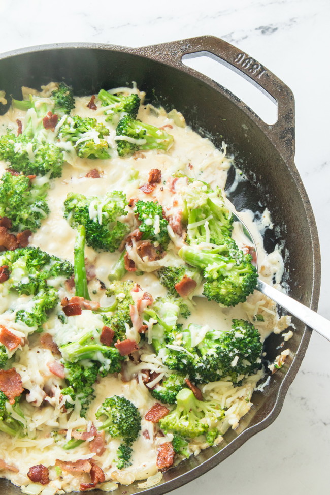 Image of Bacon and Broccoli In Creamy Garlic Sauce