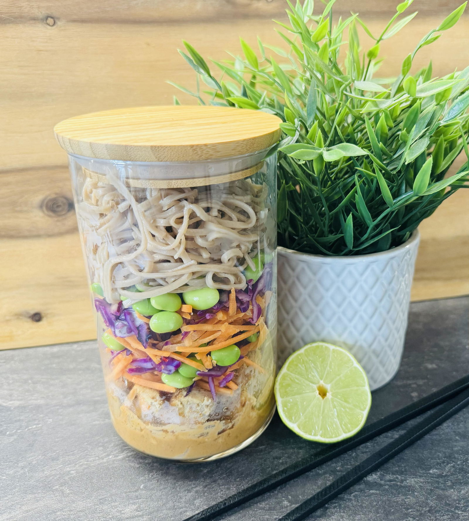 Soba-Nudelsalat mit Erdnusssauce – Shape World GmbH