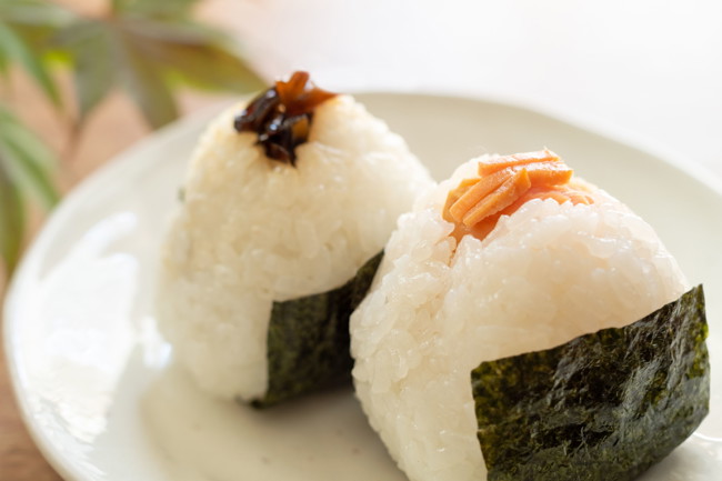 Image of Boulettes de riz farcies (onigiri)