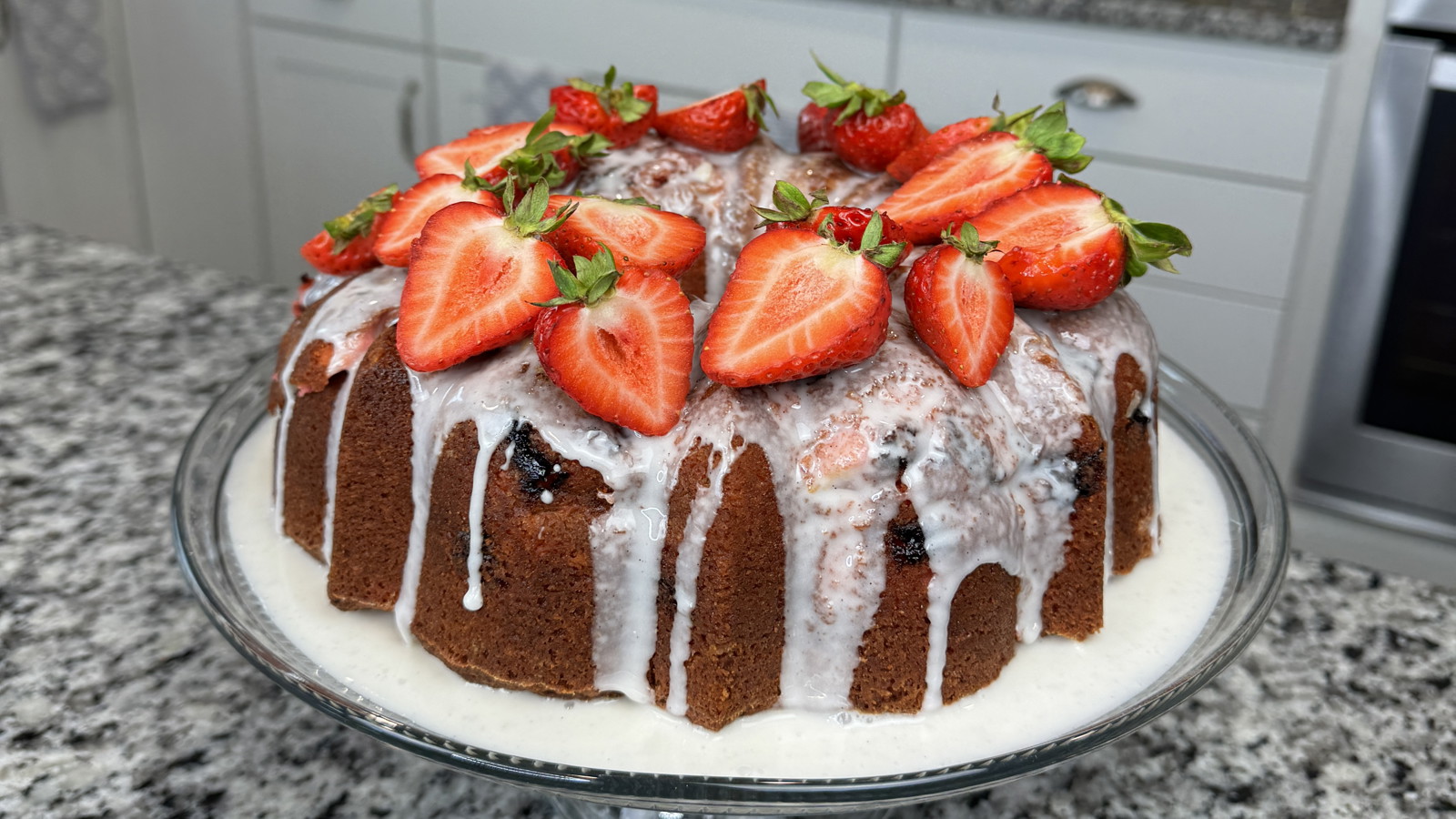 Image of Cheesecake Stuffed Strawberry Cake