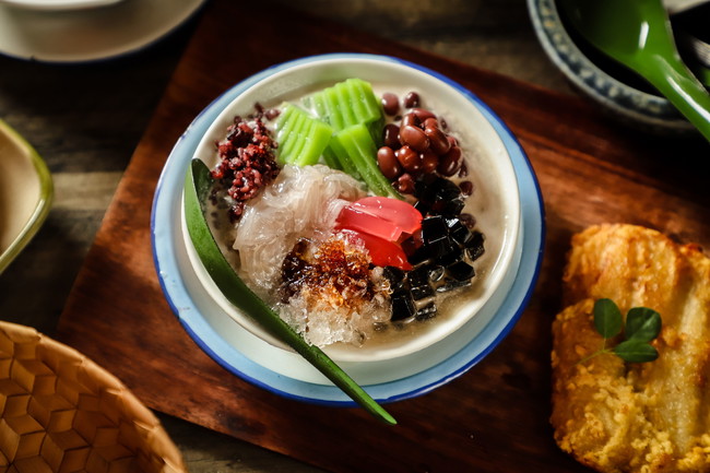 Image of Desserts de haricots, tapioca, fruits et lait de coco (che)