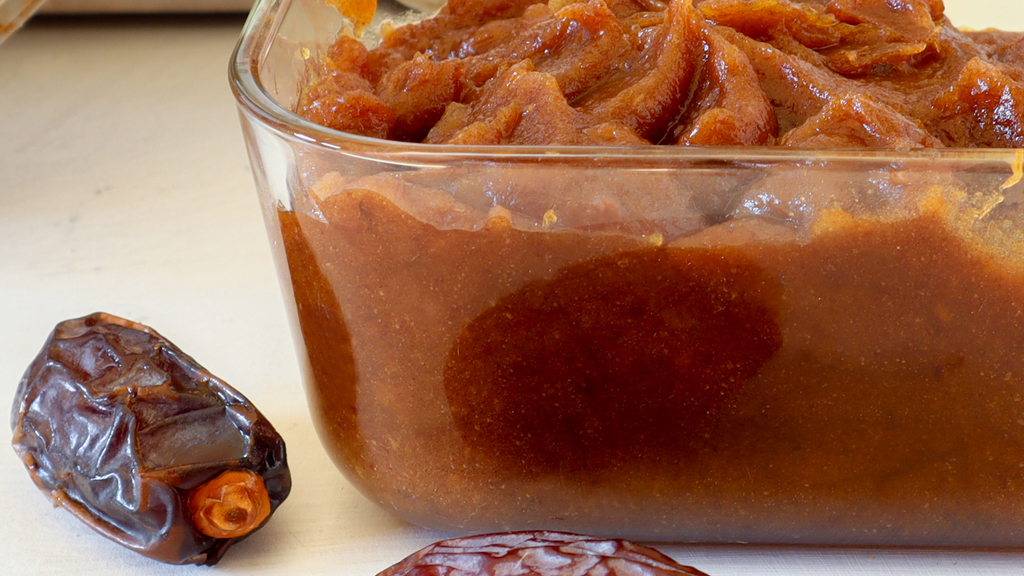 Image of Delicious homemade date paste