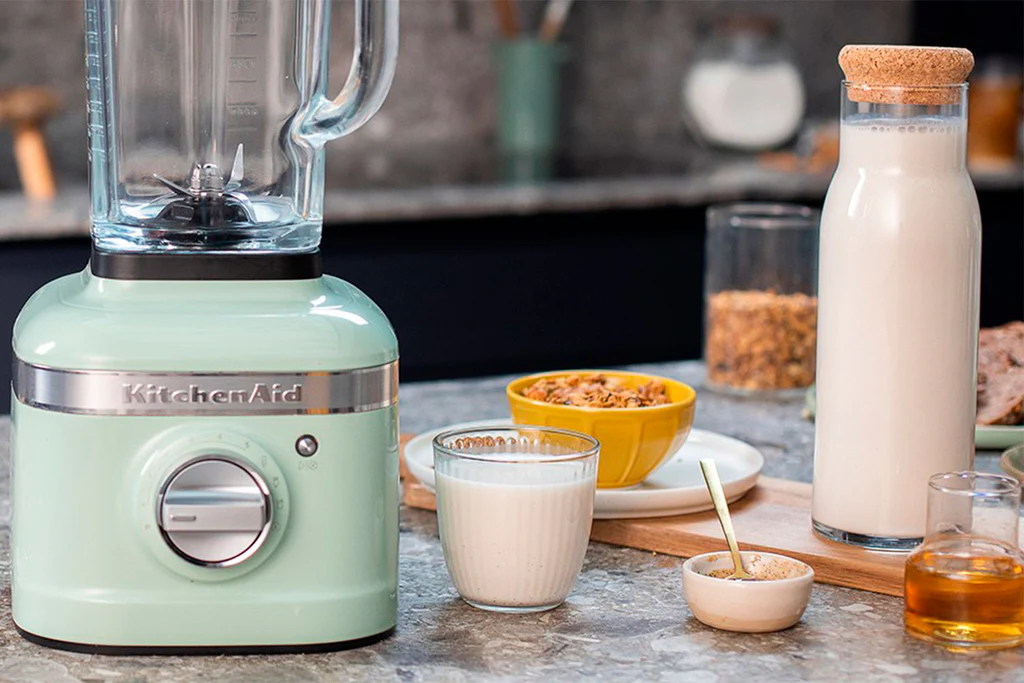 Almond and Cashew Milk