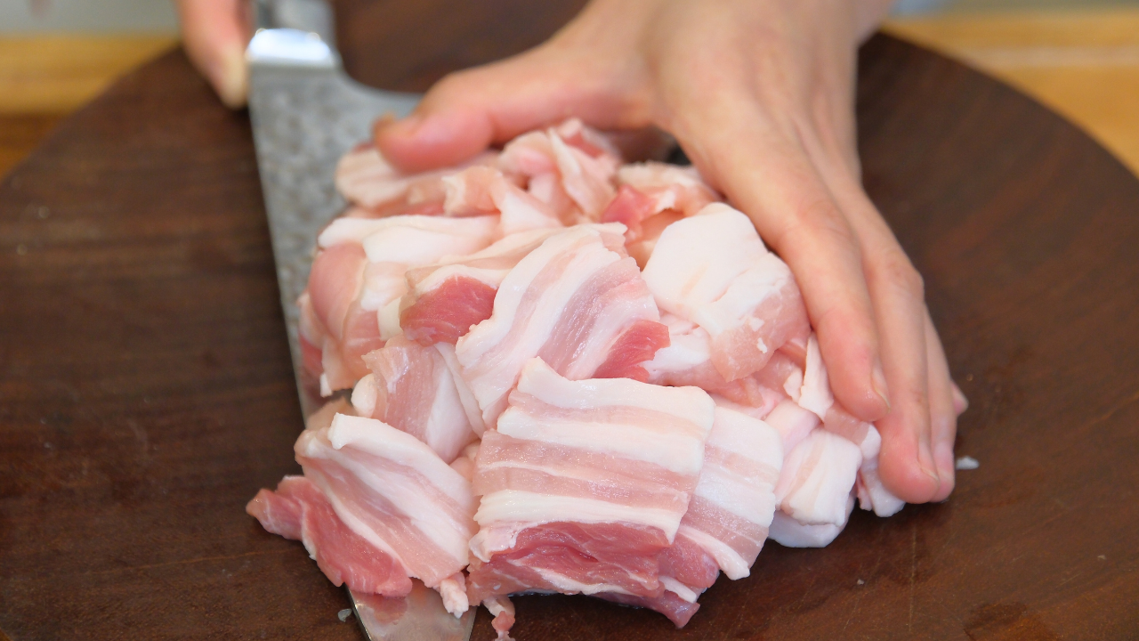 Image of How Chinese People Stir-fry Pork Belly (The Method of Ganguo-style Dishes)