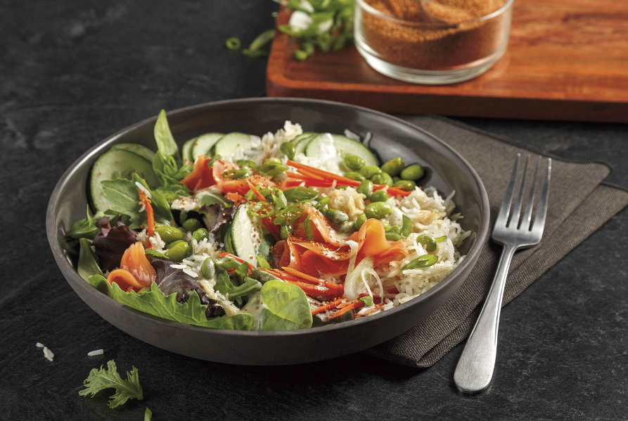 Salade de riz croustillante au saumon