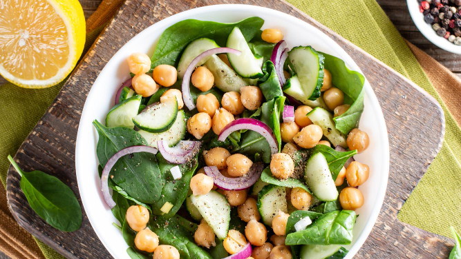 Image of Spinach chickpea salad