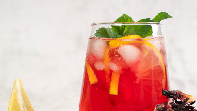 Image of Hibiscus ice tea with lemon 