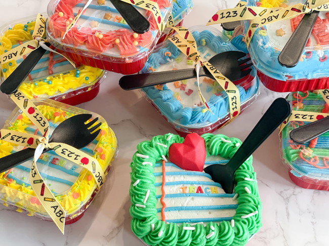 Image of Kootek Back 2 School Lunchbox Cakes