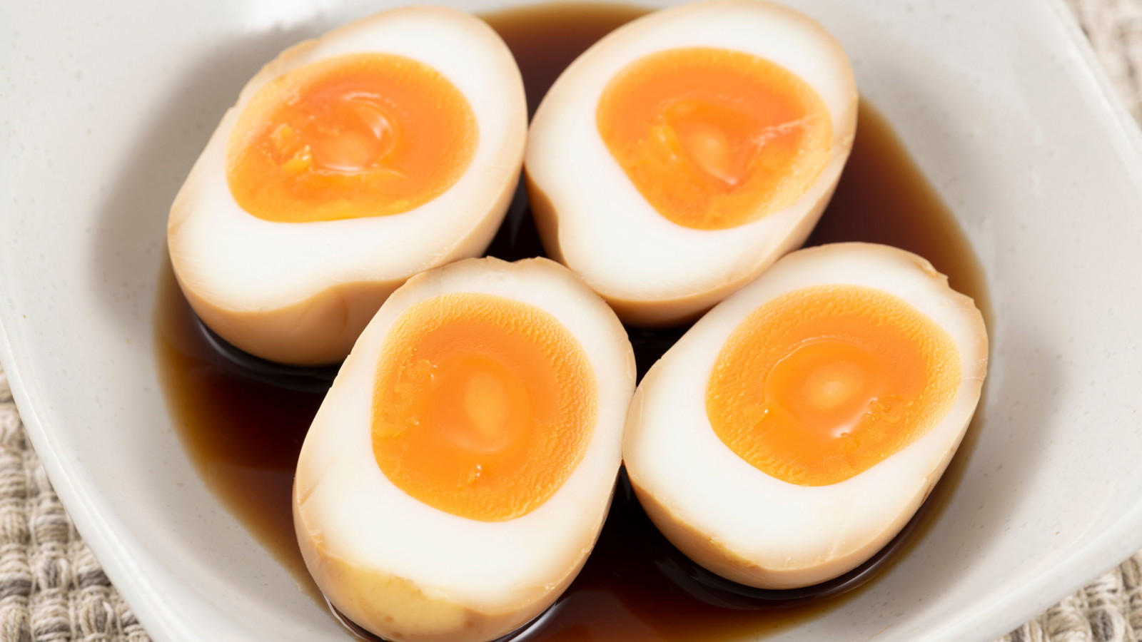Image of Oeuf dur à la sauce soja douce