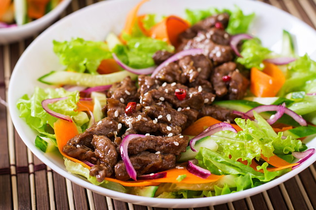 Image of Salade de boeuf grillé à la citronnelle et coriandre