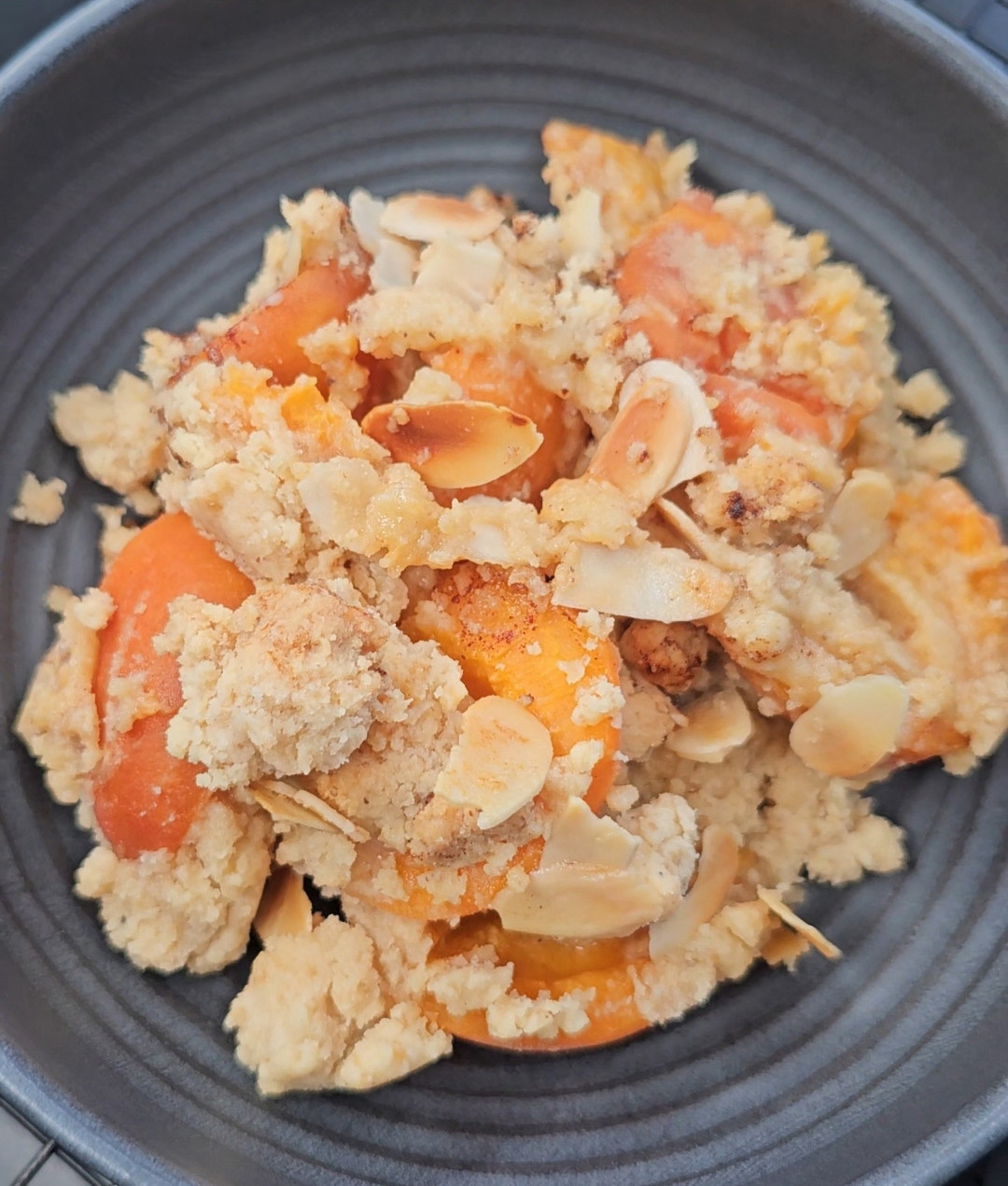 Superleckeres Aprikosen-Crumble